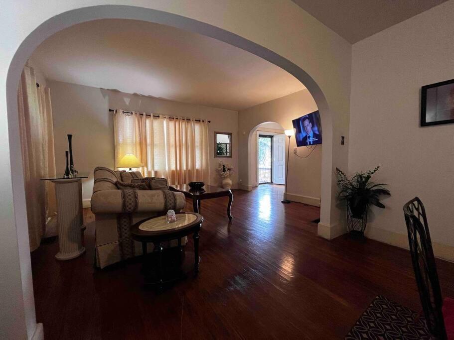 Comfortable 2-Bdrm Spacious Home With Wifi & Patio إنديانابوليس المظهر الخارجي الصورة