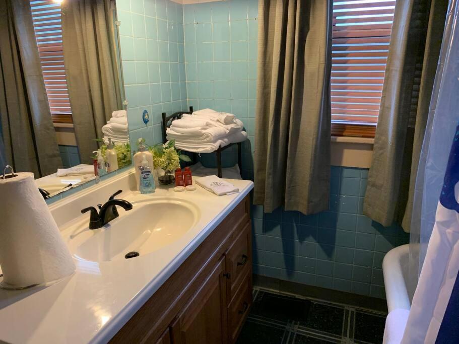 Comfortable 2-Bdrm Spacious Home With Wifi & Patio إنديانابوليس المظهر الخارجي الصورة